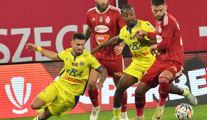 Sepsi OSK Sfântu Gheorghe (roșu) s-a descurcat onorabil (FOTO: Sportpictures)