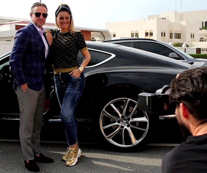 
    Anamaria Prodan şi Laurenţiu Reghecampf duc o viaţă de lux în Dubai  foto: captură video Antena Stars  