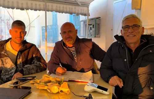 Chef Cătălin Scărlătescu,  Răzvan Covaci și Puiu Leder, trei bucătari pe barca în Grecia