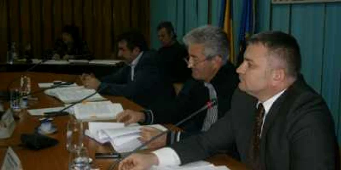 Acordarea ajutoarelor sociale a stârnit cele mai aprinse discuţii