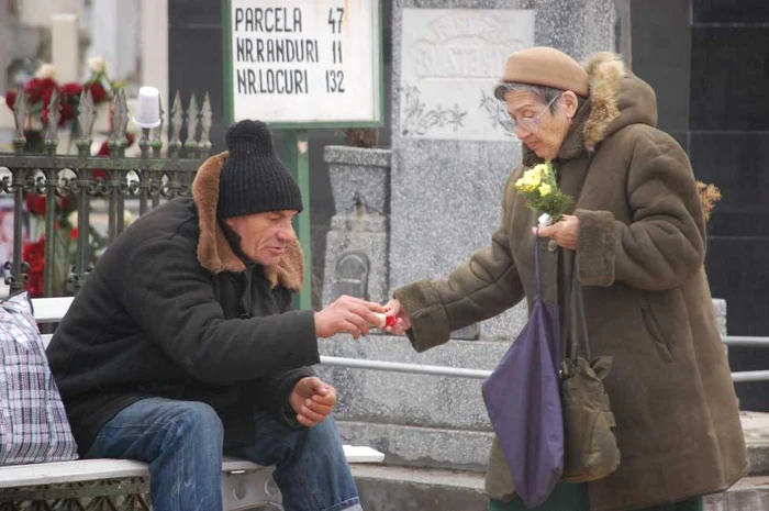 În cimitir oamenii sunt mai darnici