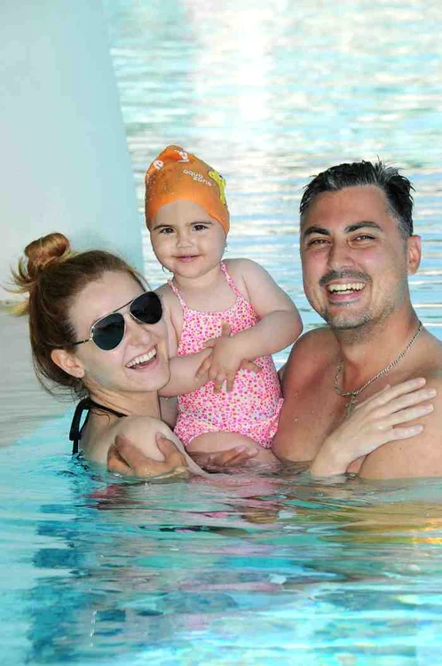 
    Alina Sorescu s-a relaxat cu tratamente Spa și s-a bălăcit în apăFoto: Arhiva personală  