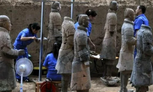 Celebra armată din teracotă din China s a mărit cu încă 110 noi războinici jpeg