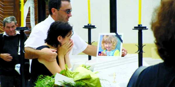 Părinţii Laurei Costa s-au mutat în SUA după moartea micuţei