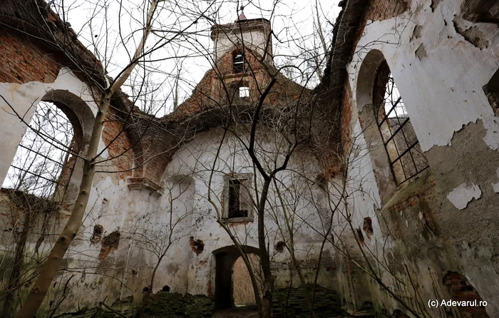 Fosta biserică romano-catolică. Foto: Daniel Guță. ADEVĂRUL