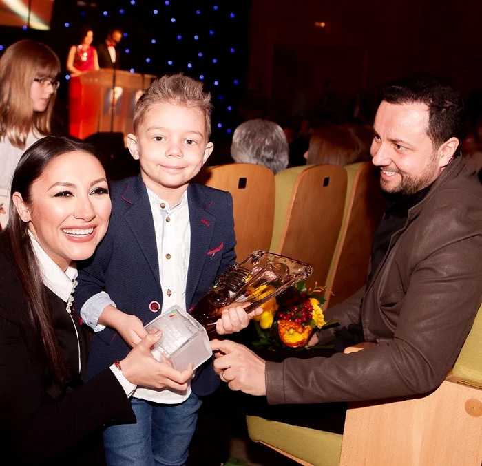 Andra, privită cu iubire și admirație de soțul ei, Cătălin Măruță