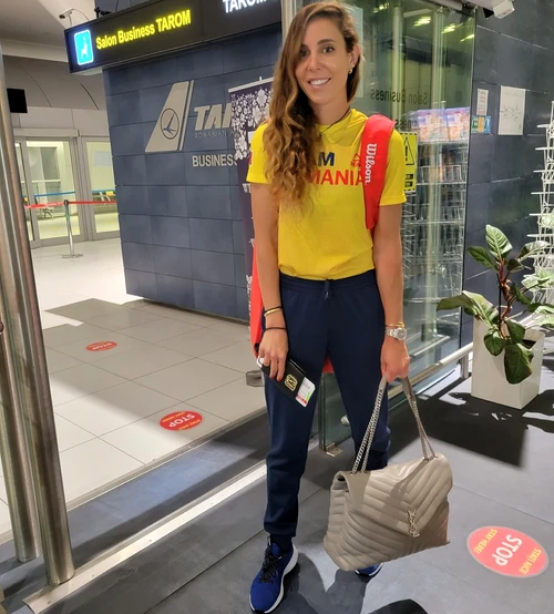 Mihaela Buzărnescu a plecat purtând tricoul Team RomâniaFoto: Facebook / Mihaela Buzărnescu