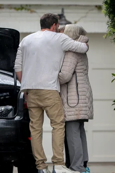 ben affleck cu mama ranita jpg