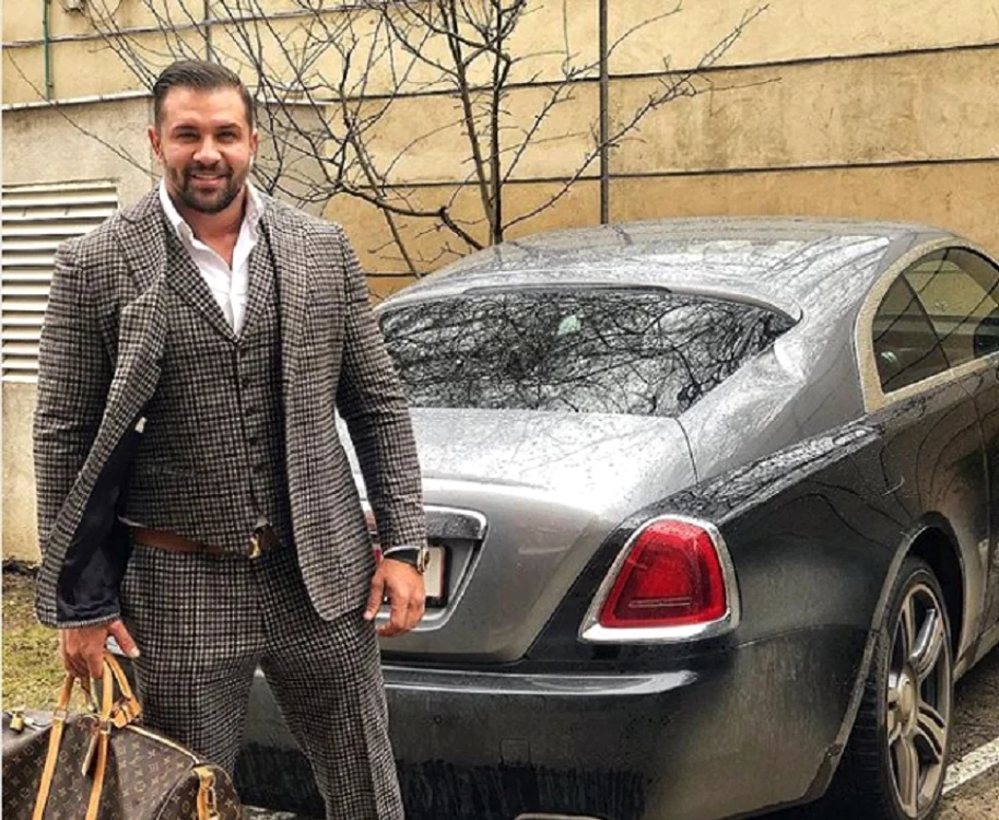 
    Alex Bodi a fost săltat de mascați și dus la audieri într-un dosar de proxenetism Foto: Arhivă  
