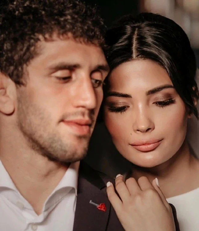 Zaurbek Sidakov, alături de aleasa lui, Madina Pliyevafoto: Profimedia