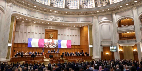 Ședințele camerelor reunite ale Parlamentului României organizate pentru asumarea răspunderii Guvernului pe pachetul 2 de măsuri fiscal-bugetare, în București. FOTO Inquam Photos / Octav Ganea