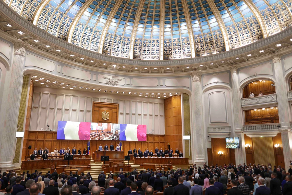 35% dintre români ar vota cu AUR, dacă duminica viitoare ar avea loc alegeri parlamentare. Ce spun oamenii despre suspendarea președintelui | Sondaj