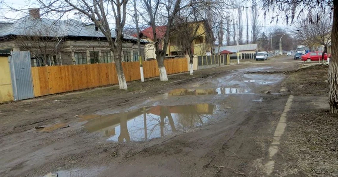 Asa arată strada 13 decembrie din Galaţi FOTO C Crangan