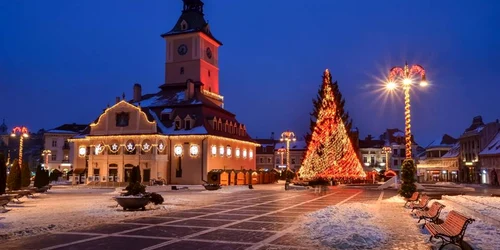 Luminile de Sărbători se prins în 6 decembrie.