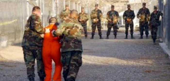 Senatul american a aprobat venirea în SUA a deţinuţilor de la Guantanamo