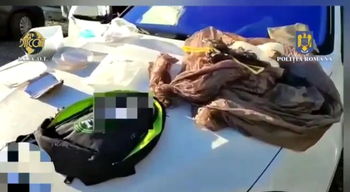 Droguri găsite la percheziție. FOTO Captură video IPJ Argeș