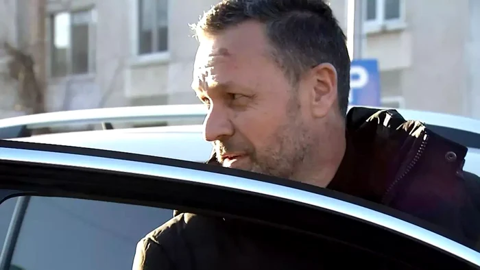 Fostul poliţist e în arest preventiv