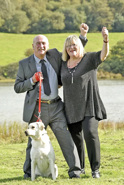 Alan Slate şi soţia sa Jane s-au trezit mai bogaţi cu 404.000 euro sterline datorită câinelui