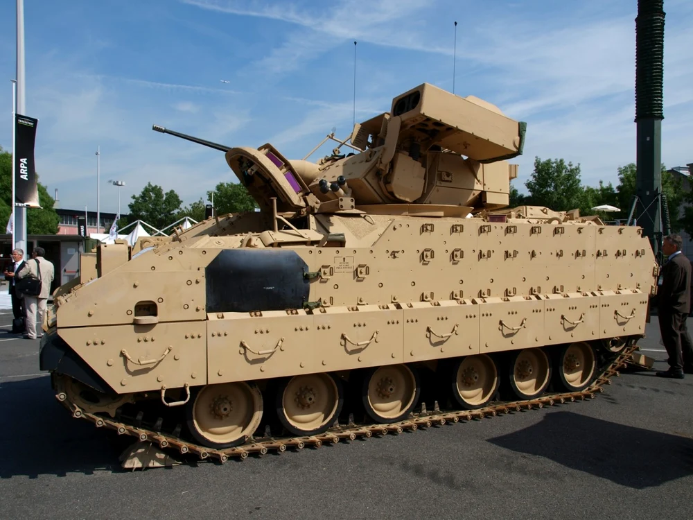 Foto: Shutterstock.com / Vehicolul de luptă pentru infanterie M2A2 Bradley