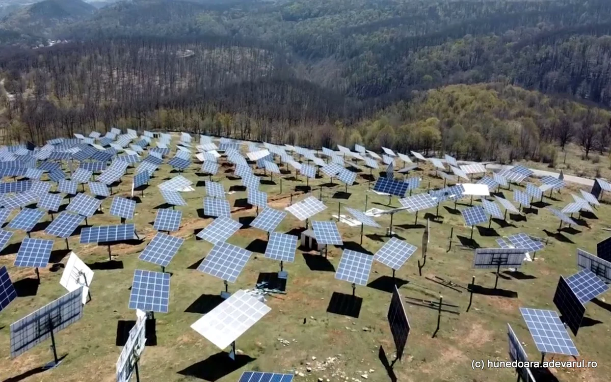 Parcul fotovoltaic din Ghelari, Hunedoara. Foto: Daniel Guță. ADEVĂRUL