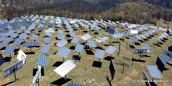 Parcul fotovoltaic din Ghelari, jefuit foto Daniel Guță (1) jpg