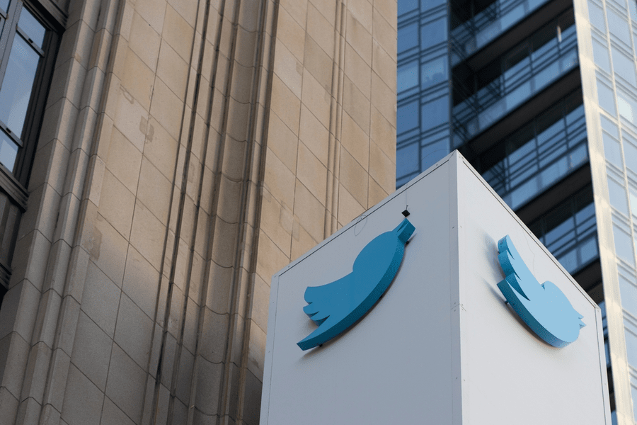Conturi de Twitter, suspendate după ce şi-au schimbat numele în „Elon Musk”