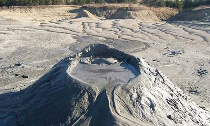 vulcanii noroiosi