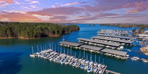 Lacul Lanier, Georgia, SUA Foto Shutterstock jpg