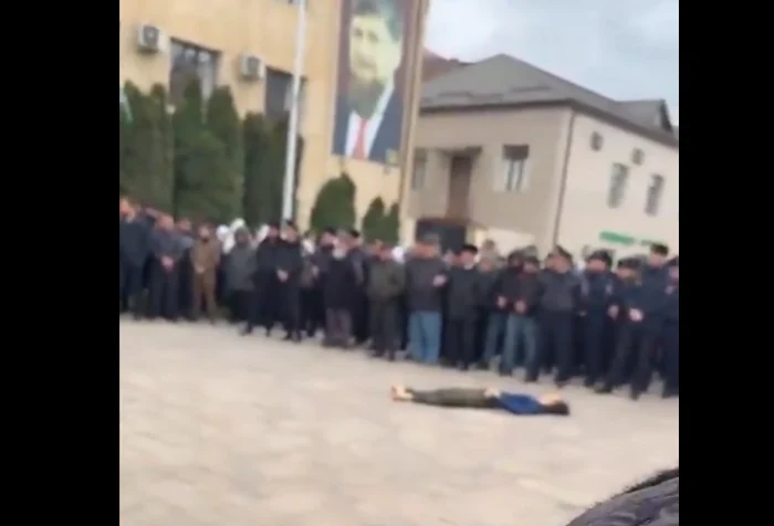 Cadavrul băiatului a fost expus într-o piață. FOTO captură video X