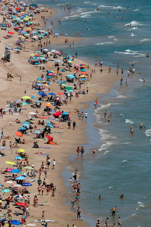 Plajele din Andaluzia, Spania, au fost supraaglomerate la sfârșitul săptămânii trecute
