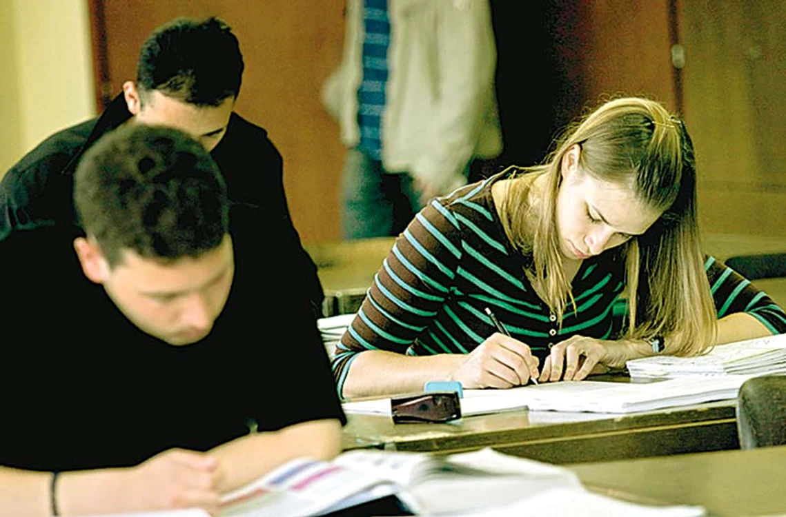 În premieră, vor fi testaţi şi liceenii din clasele a XI-a pentru a se cunoaşte nivelul lor de pregătire