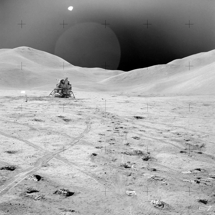 apollo 15 modulul falcon pe suprafata lunii foto nasa