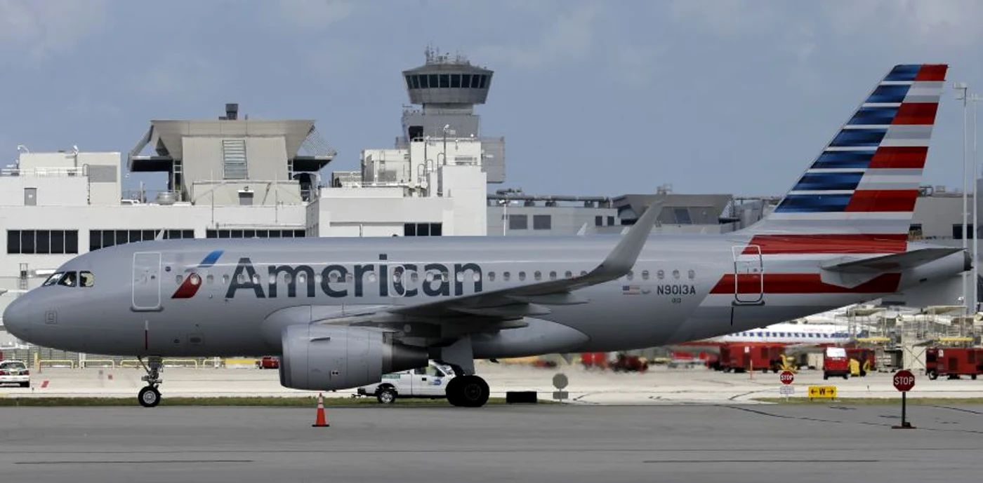 
    Avionul a aterizat în siguranțăFoto: AP  