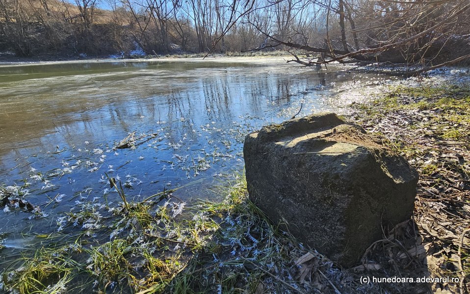 Descoperirea epocală ascunsă de Lacul Cinciș. Locul misterios al dacilor este ocolit de toată lumea VIDEO