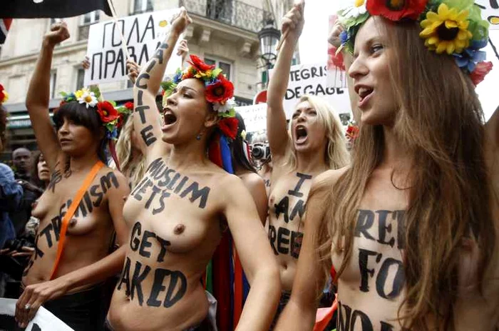 Protestatarele FEMEN au atras atenţia fotografilor din toată lumea. (Foto: Reuters)