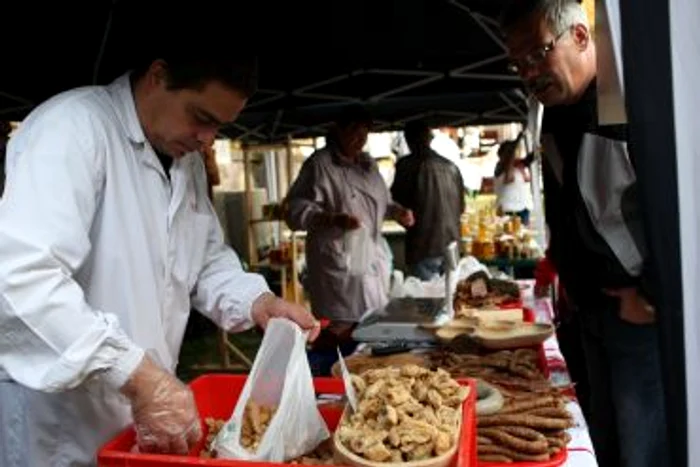 Târgul slowfood costumat în straie de Crăciun