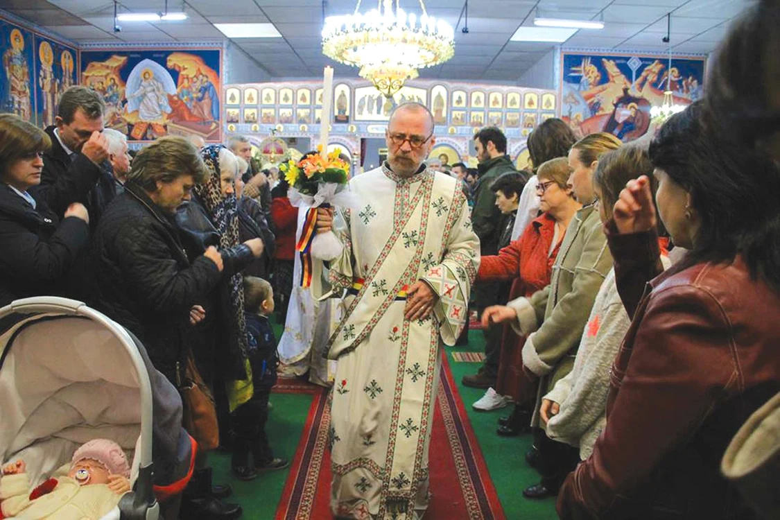 
    Actorul nu a renunţat la dragostea pentru biserică. Iată-l aici, într-un lăcaș de cult din Spania  