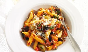 Paste cu sos de rosii si vinete jpeg