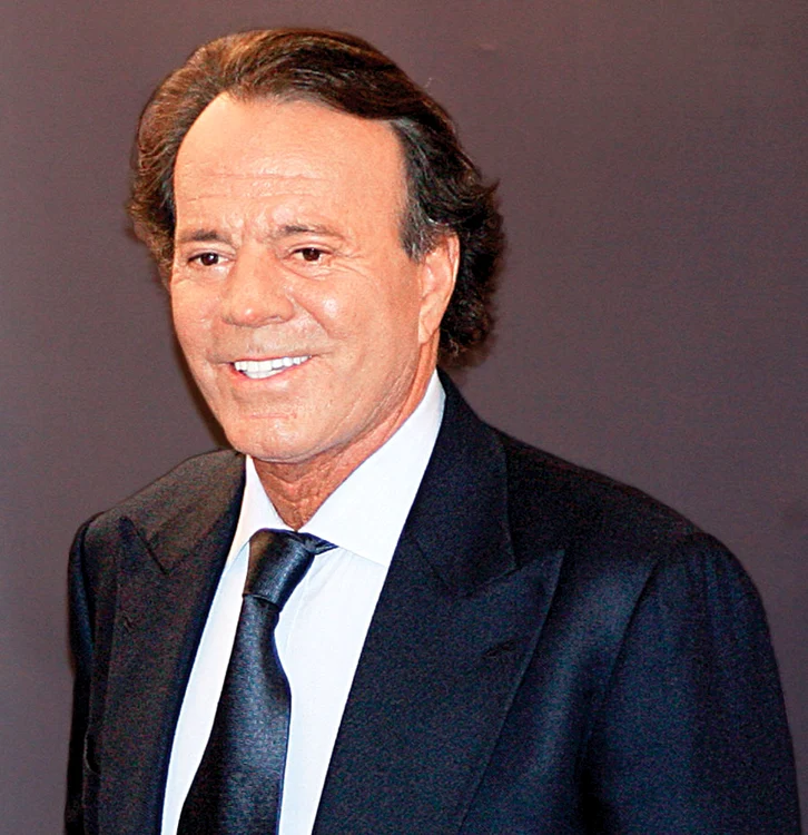 
    Julio Iglesias  