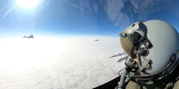 pilot f16 roman interceptare avioane rusesti jpg
