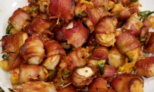 Scoici de mare picante învelite în bacon jpeg