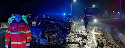 Accident pe DN 67 în Mihăeşti - zona La plute - judeţul Vâlcea cu cinci victime Foto Adevărul