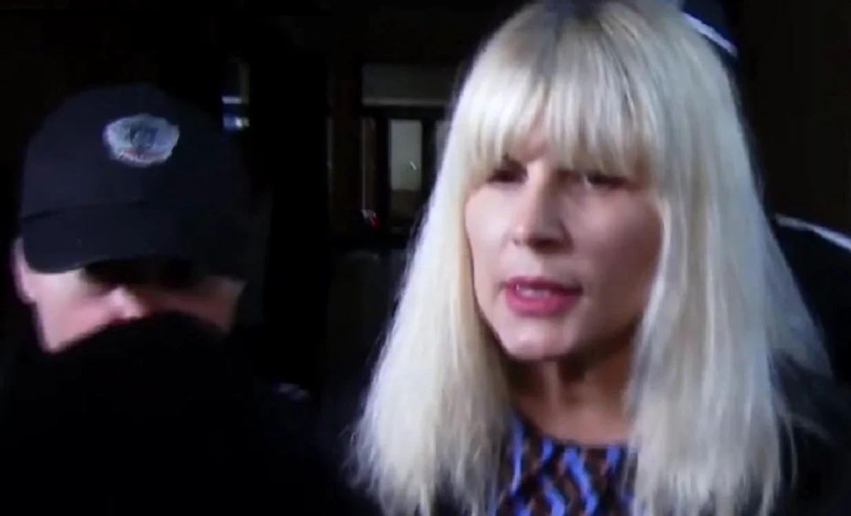 Elena Udrea se simtă persecutată de judecătorii români