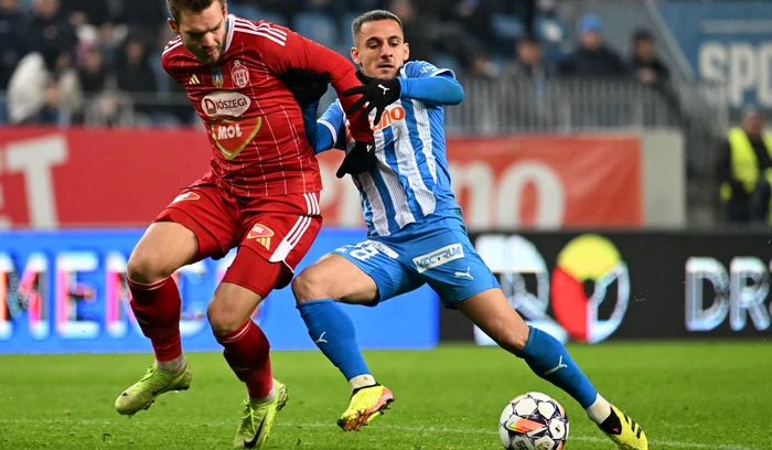 Alexandru Mitriță (albastru), golgheterul oltenilor (FOTO: Sportpictures)