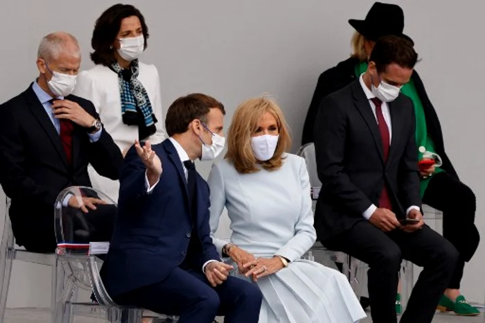 Brigitte Macron îl însoţeşte mereu pe Emmanuel Macron la evenimente oficiale foto: AFP