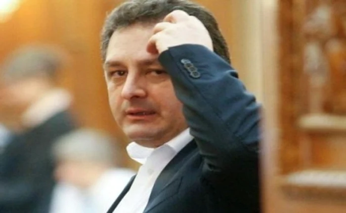 Deși a avut mari probleme cu legea, Marian Vanghelie vrea să convingă alegătorii să-l voteze la conducerea sectorului cinci