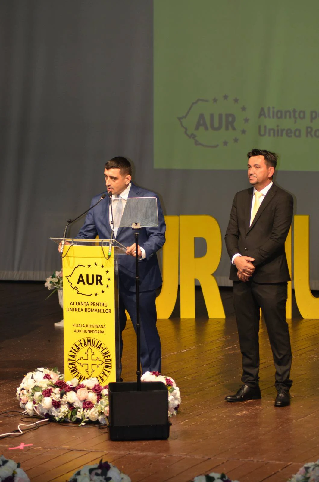 Deputatul fără Bac ales președinte al organizației AUR Hunedoara. Tiberiu Bârstan a participat în martie la protestul din fața Biroului Electoral Central