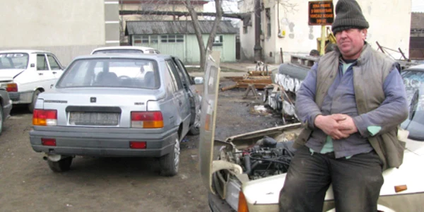Băcăuanul Constantin Popa se bucură că a scăpat de plata impozitelor la rablă