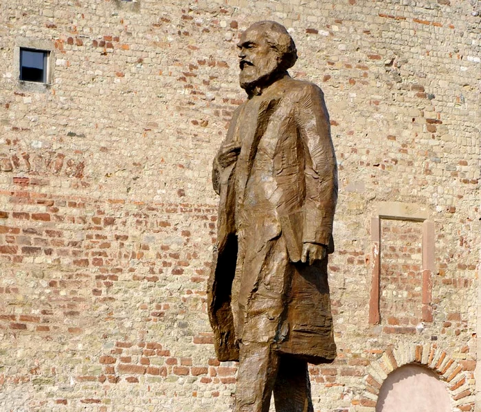 Noi și Marx jpeg