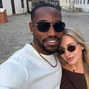 Martel Metellus si iubita sa romanca foto instagram png